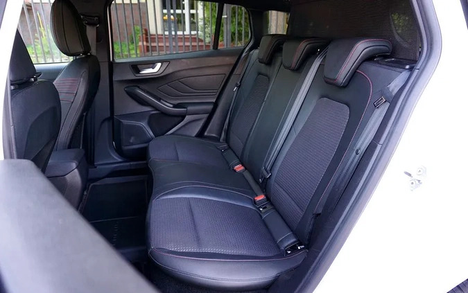 Ford Focus cena 71700 przebieg: 160000, rok produkcji 2019 z Płock małe 781